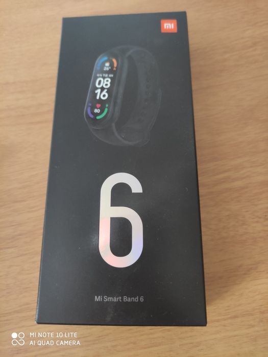 Срочно продаю MI BAND 6