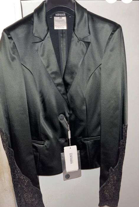 Сака на Dolce & Gabanna,Boss,Versace и Max Mara