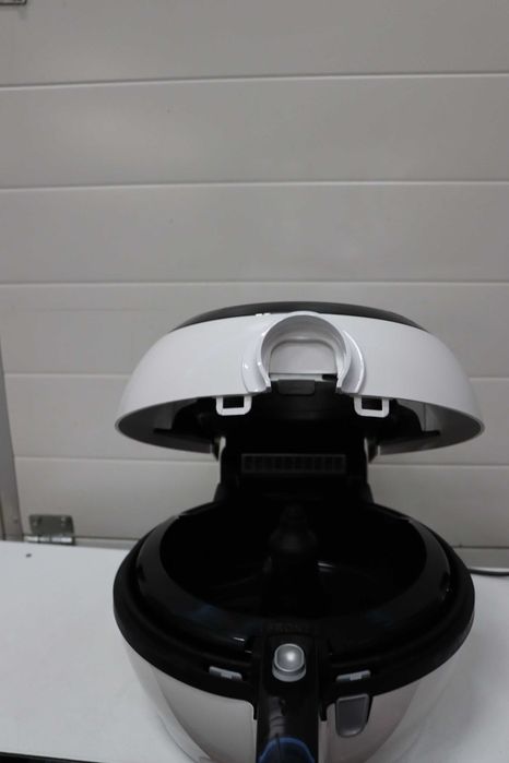 Фритюрник с горещ въздух Tefal FZ7600 ActiFry Genius 1.2кг, лек ДЕФЕКТ