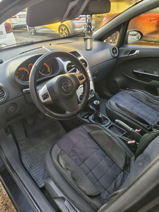 Vând Opel CORSA D