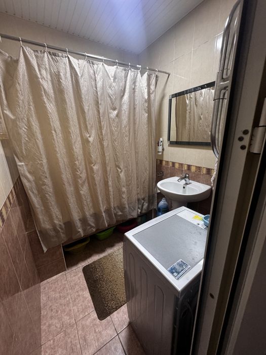 Oybek metro 4 xonali uy.