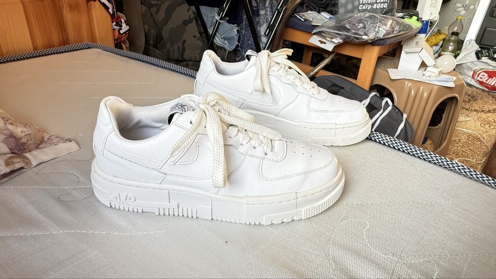 Nike Air Force 1 Pixel White