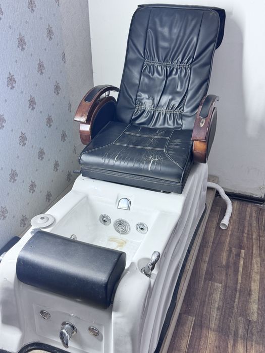 Массажное педикюрное кресло