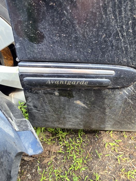 Преден десен калник за Mercedes W211 Авангард