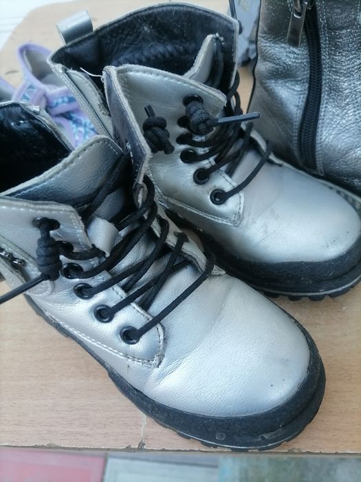 Отдам совсем недорого детскую обувь