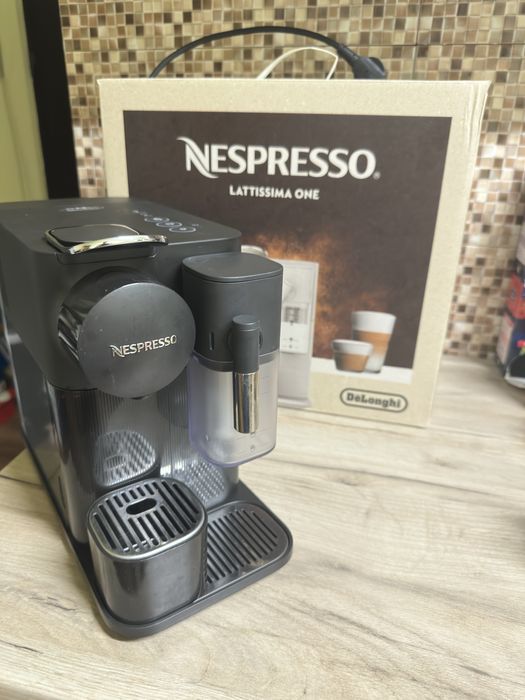 Espressor Aparat de Cafea Nespresso Lattisima One
