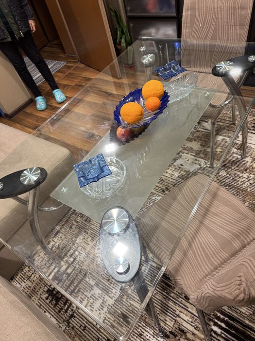 Стъклена маса за хол,кухня стая