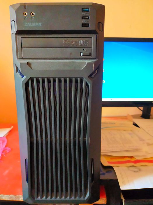 unitate  pc  gen. 6-7,  in  stare  excelenta,  nefolosita-  700  l