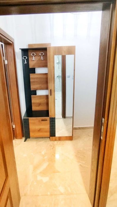 Имот Корект дава под наем обз 2- Стаен апарт, център