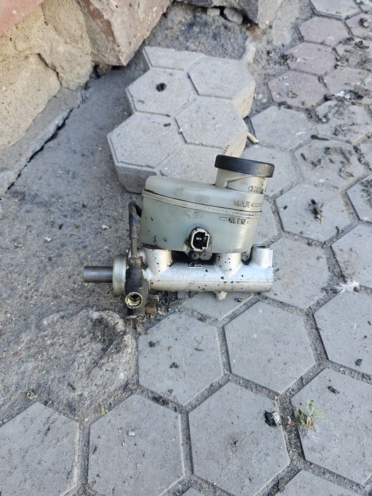 Главный тормозной цилиндр