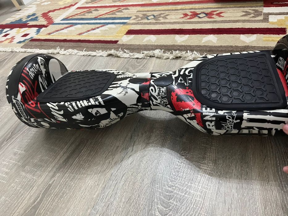 Продам 2 гироскутера практически новые.
