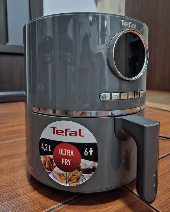 Air Frayer Tefal (fripteuza cu aer cald)