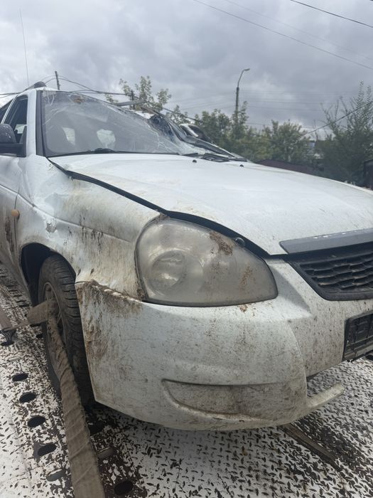 Продам приору по запчастям