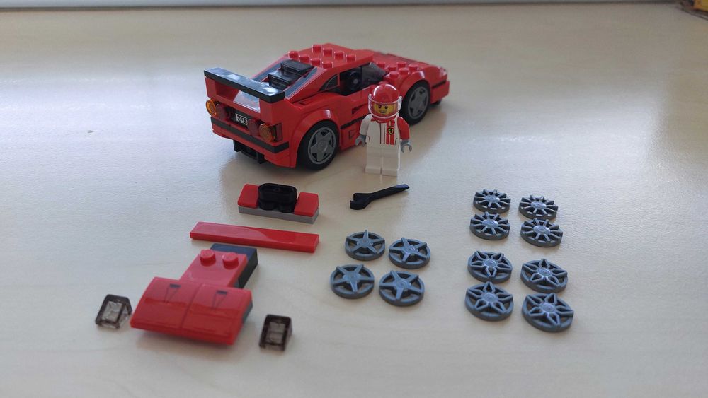 Няколко LEGO Speed Champions