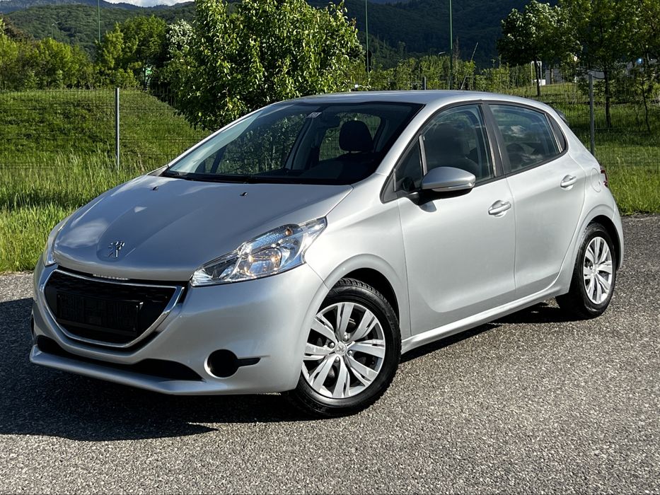 Peugeot 208 ! Automat ! 1,2 Benzina // An Fabricatie 2016 // 112000 Km ! Import Germania