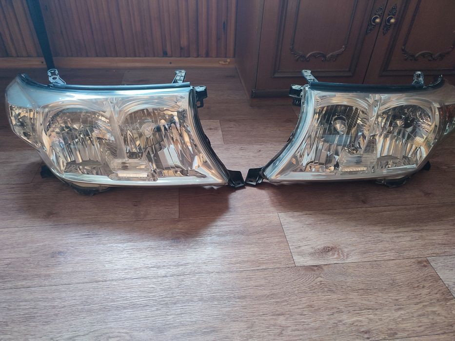 Фары Ленд Крузер 200