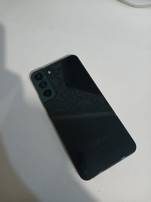 Продам Samsung s22+ 8/256