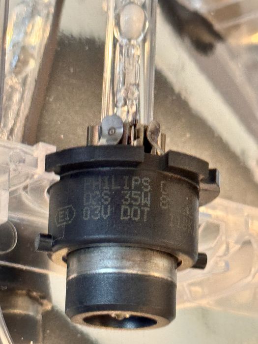 Ксенонови Крушки. D2S Филипс