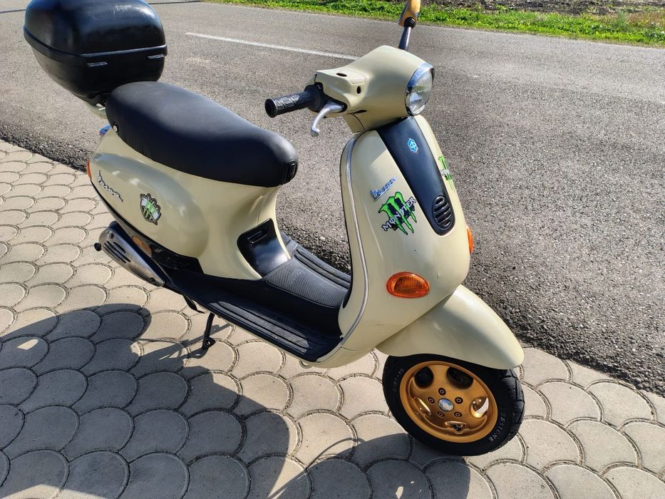 Scuter Piaggio Vespa