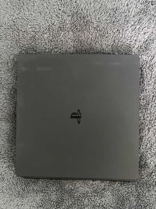 PlayStation 4 + DualShock 4 Controller