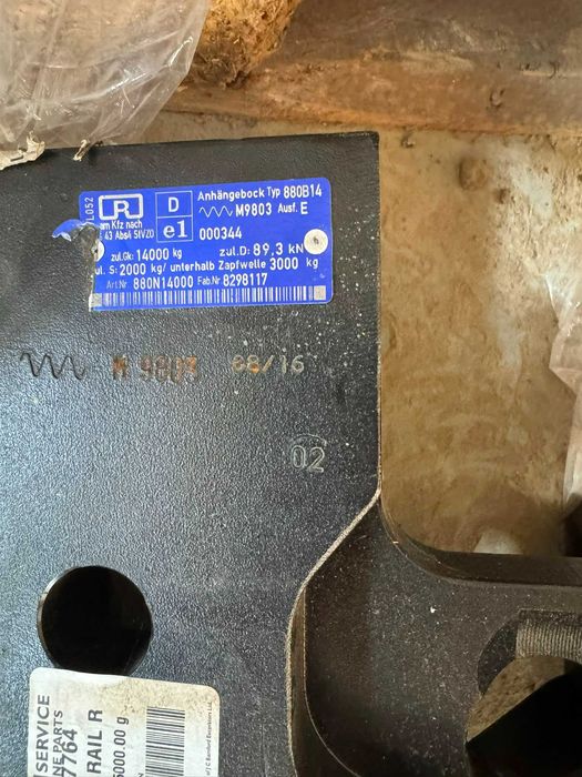 Suport scara / sina cuplare dreapta JCB 331/57764 original nou (25 kg)