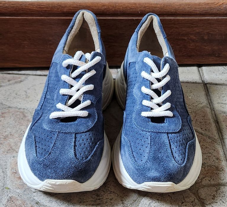 Adidași damă din piele întoarsă