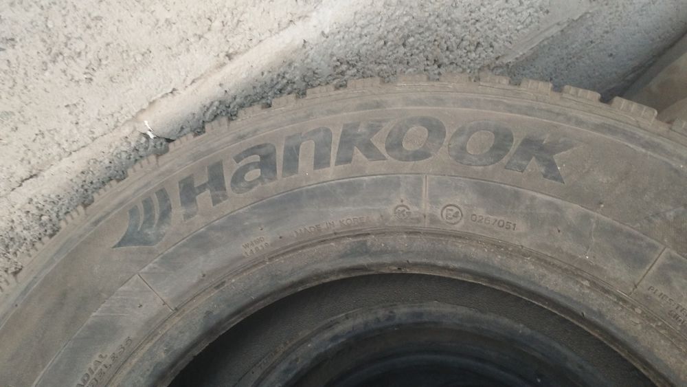 Продам покрышки зимние