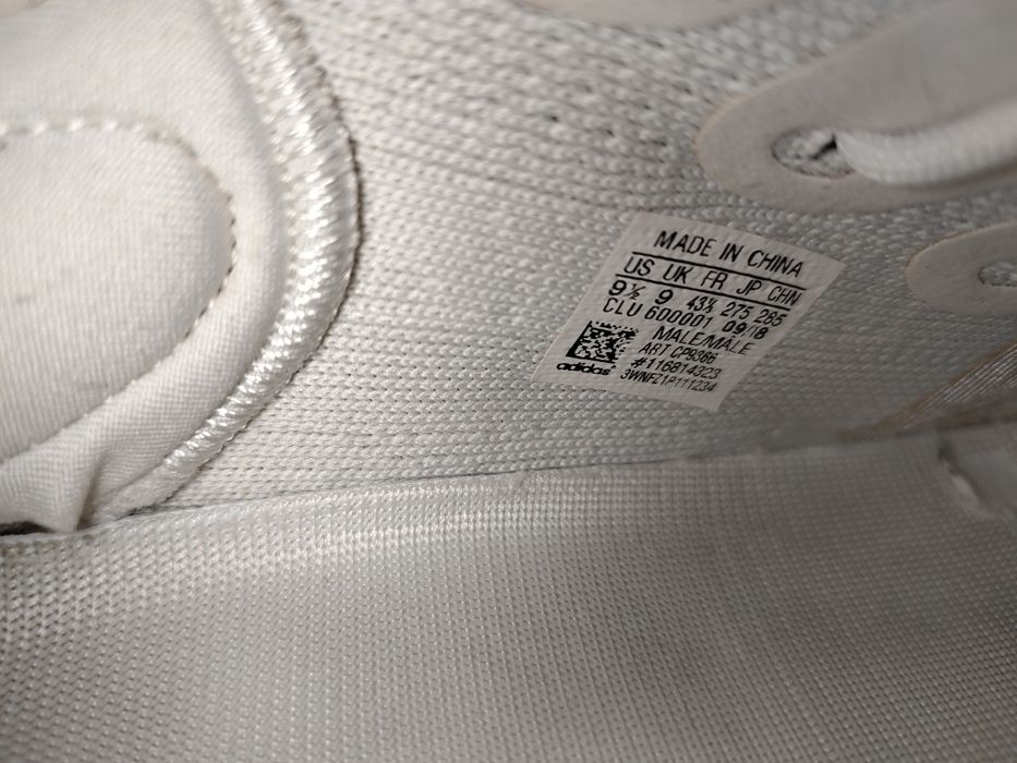 Оригинал Adidas Yeezy Boost 350 V2 Cream White (Размер 42-42.5)
​Текст