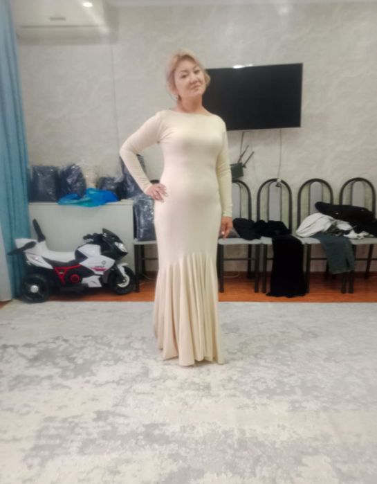 Продам новые вещи платья