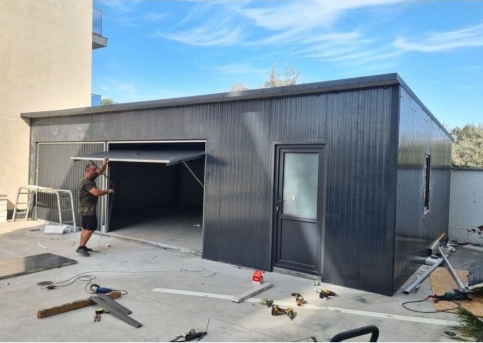 Container garaj pe structura metalica