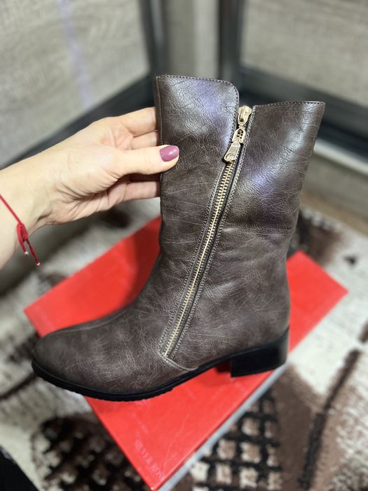 Женские ботинки