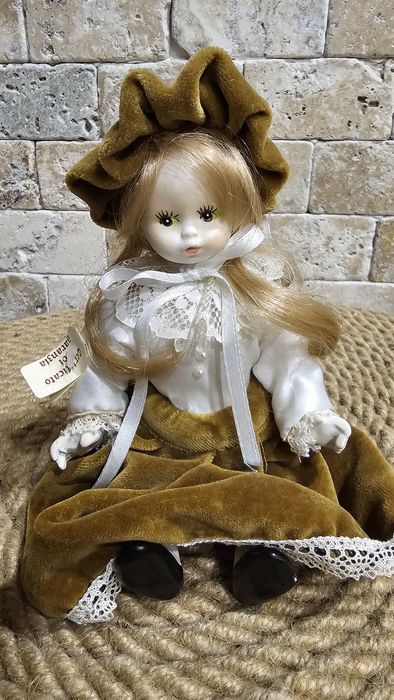 Порцеланова кукла