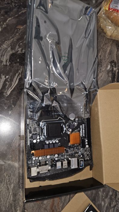 Vand placa de baza ASRock H110M-DGS 3.0
Placa este noua!