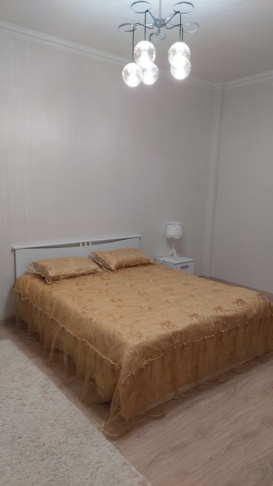 Покрывало  на 2х кровать  с наволочками,Шторы с ламбрекеном