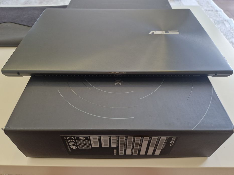 Ультрабук Asus Zenbook 14' Core-i3 8gb