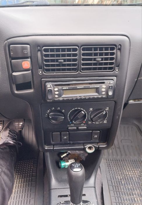 Волксваген Поло и Сеат Ибиза на части