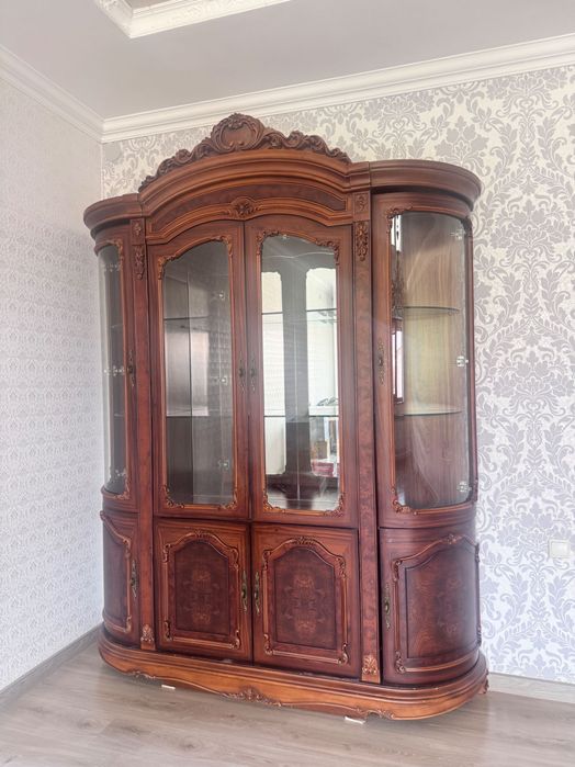 Сервант классический