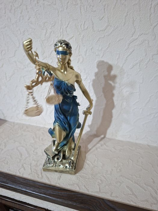 Продаю статуэтки .