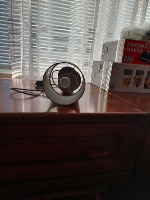 Настолна нощна лампа