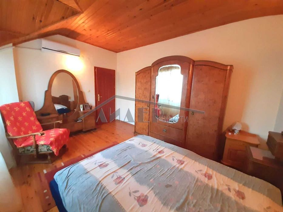 Продава се Къща в с. Белащица, Област Пловдив - 224 кв.м за 1295 €/кв.м - Снимка #16