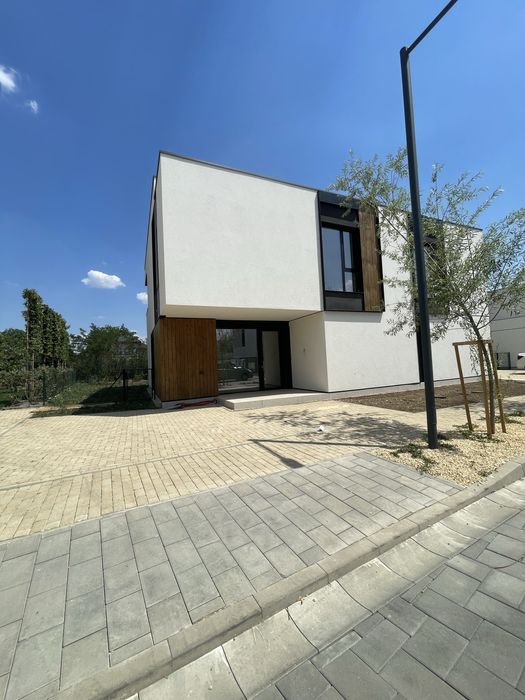 Servicii de construcții case la cheie sau la rosu și renovări