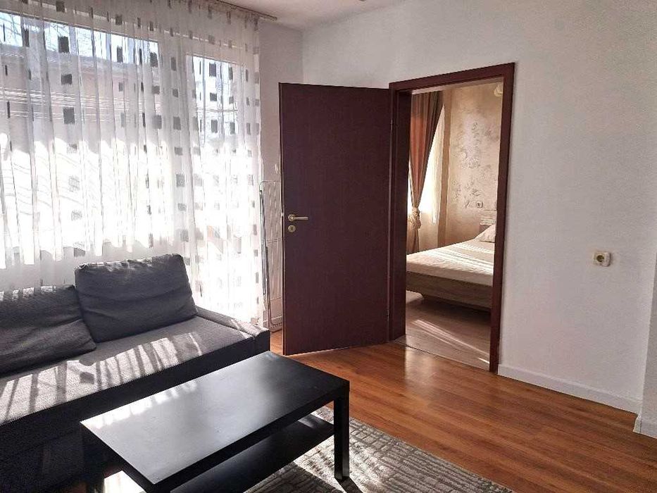 Тристайно жилище под наем в Сухата река