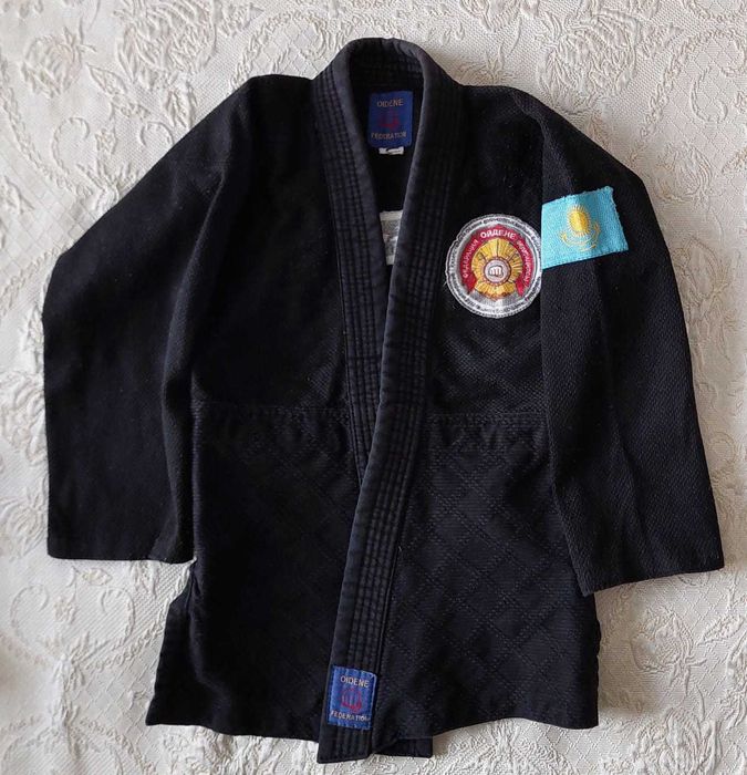 Продается кимоно в комплекте