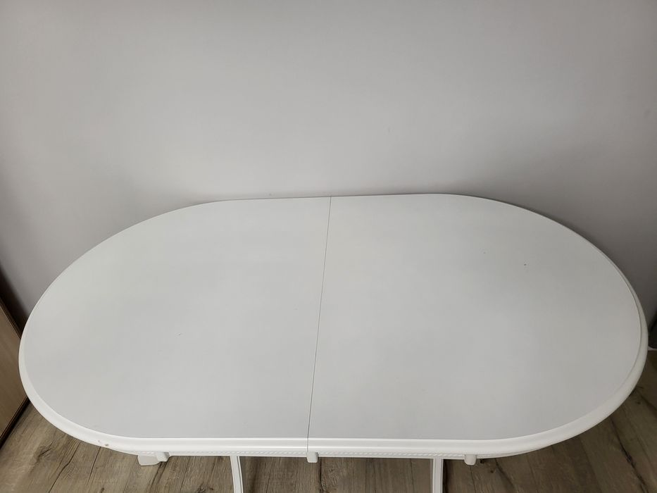 Стол для гостиной