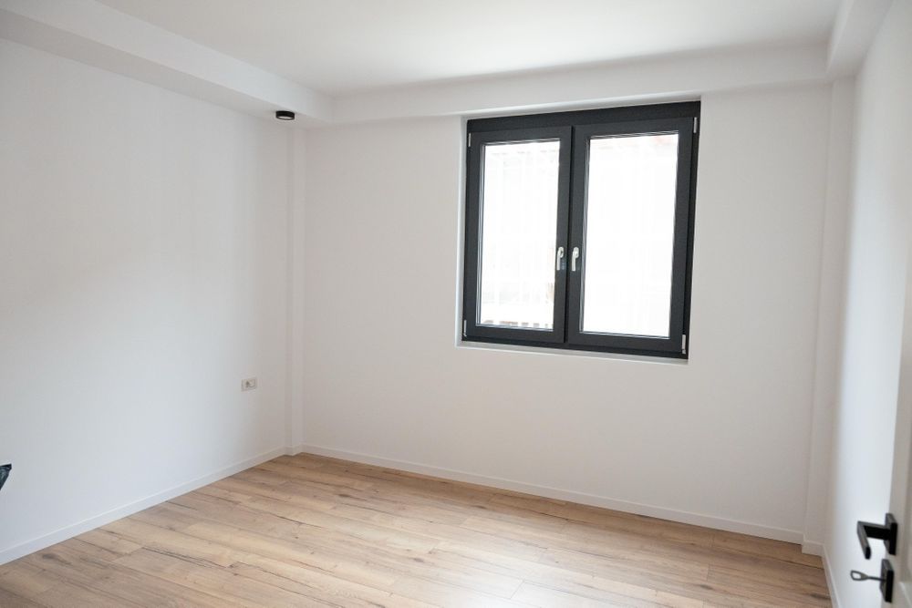 Apartament 2 camere de inchiriat, Dumbravita, cladire birouri