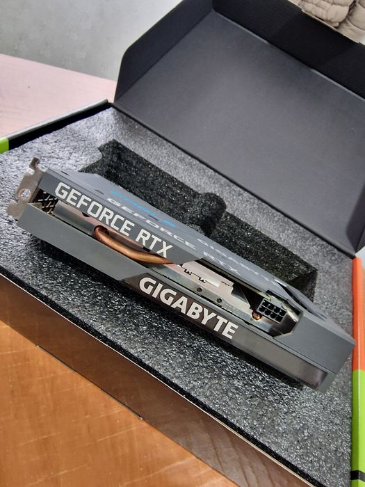 Placa video RTX 3050 OC Eagle 8 GB