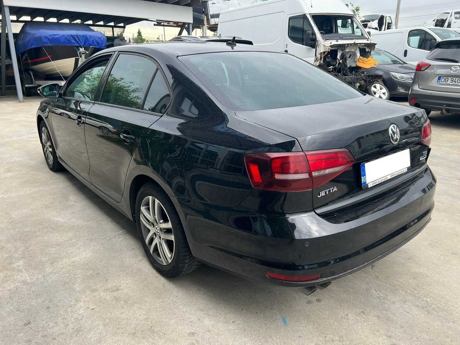 Vw Jetta 2017 Facelift Avariat 1.4 tsi 130.000km deplasabila