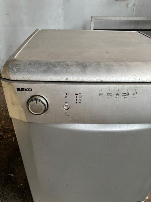 Продам посудомоечную машину