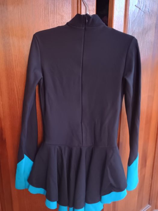 Рокля за фигурно пързаляне