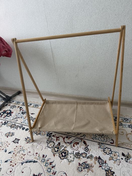 Продам Детскую Вешалку